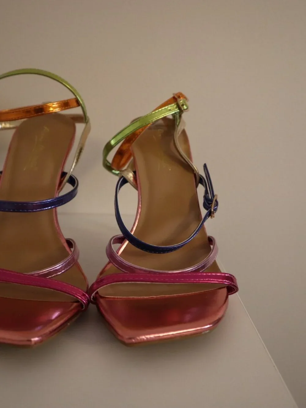 Anne Michelle Rainbow Strappy Heels 8 1/2 Stilleto Open Toe Iridescent NEO-06